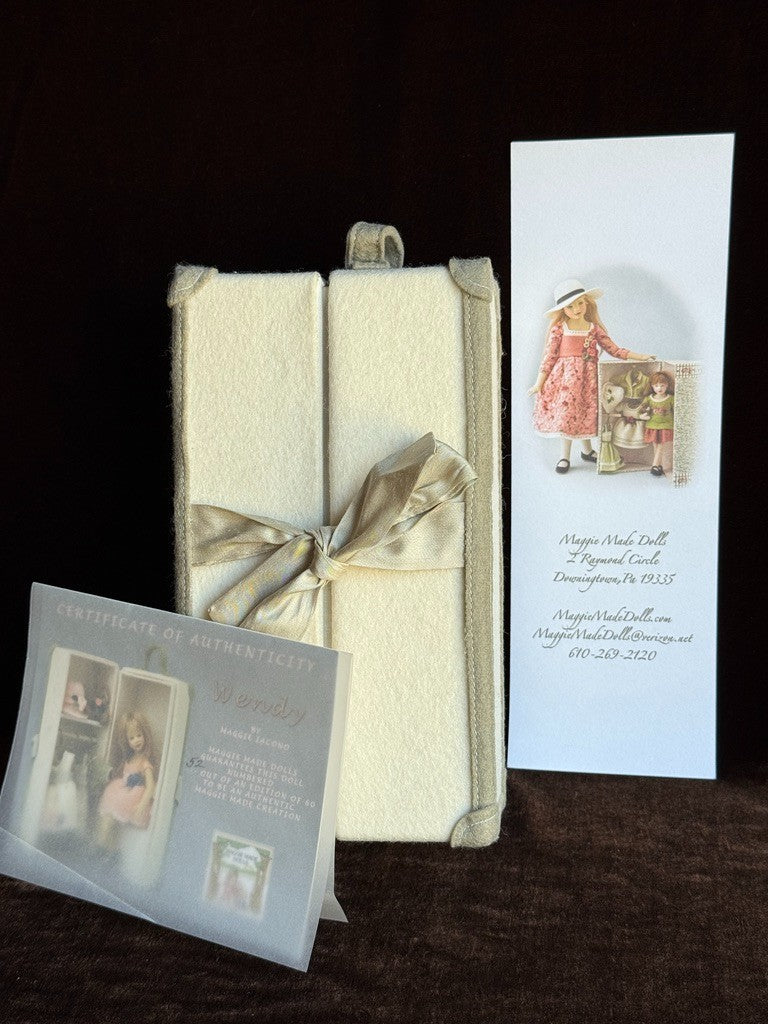 Collectible Maggie lacono Wendy Set with Trunk Accessories New in Box LE 60