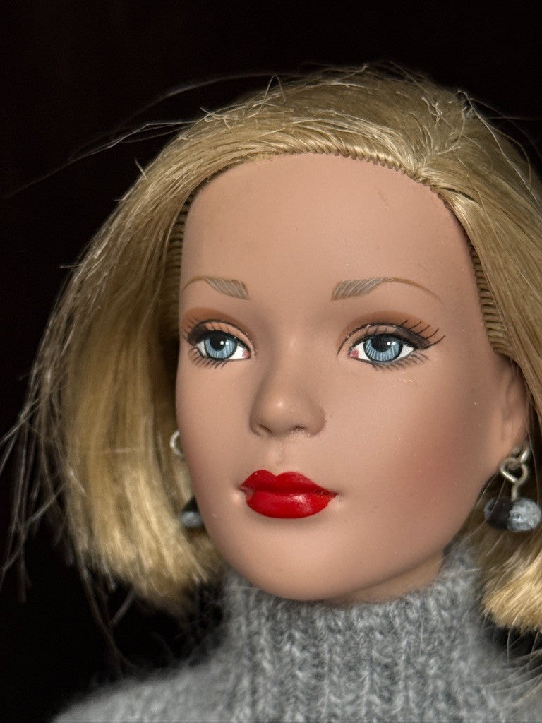 Collectible Tonner Tyler Wentworth 2002 Capital Investment Fashion Doll