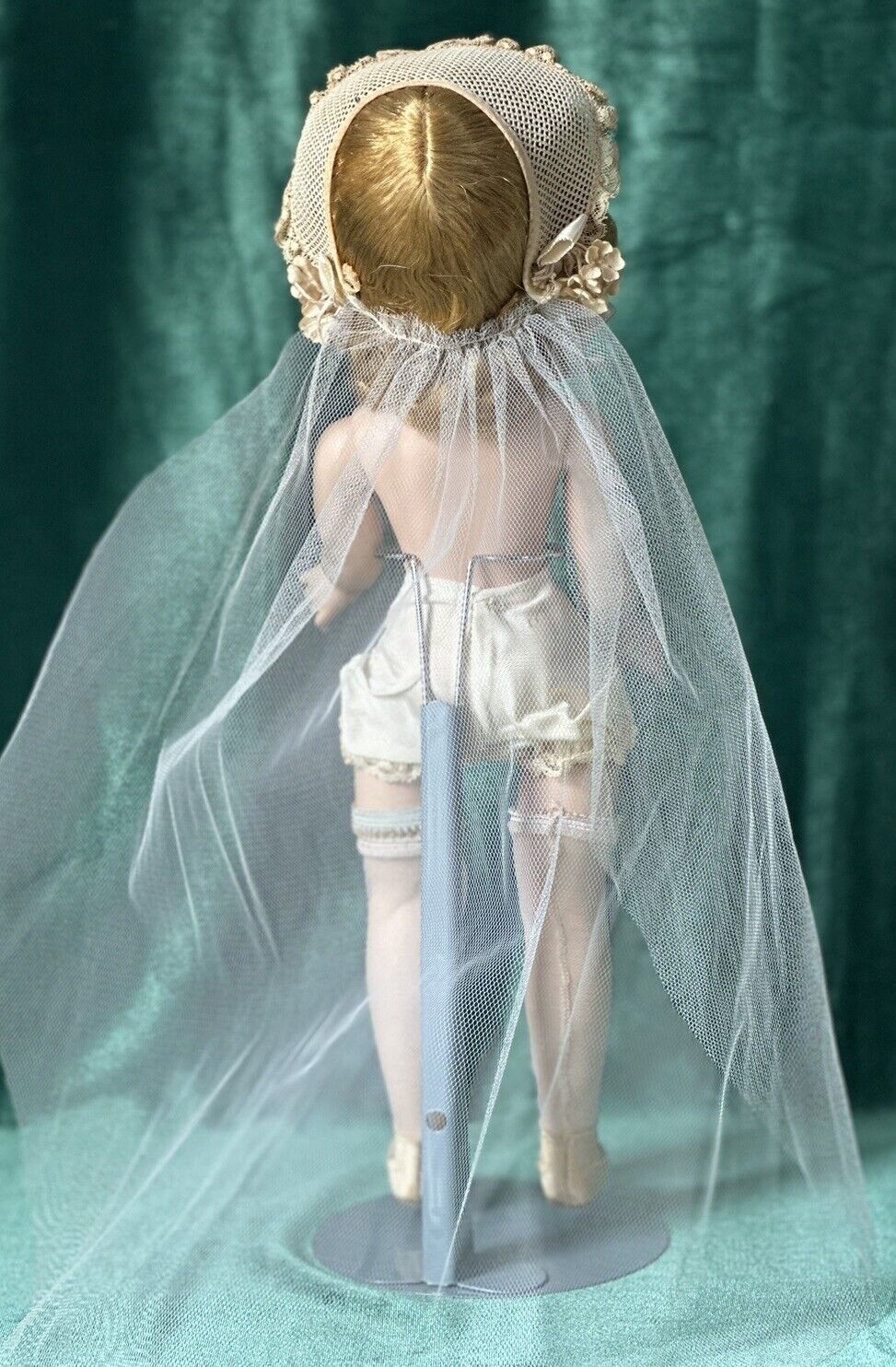 Vintage 1950’s Madame Alexander 14” Bride Walker Doll Margaret Face