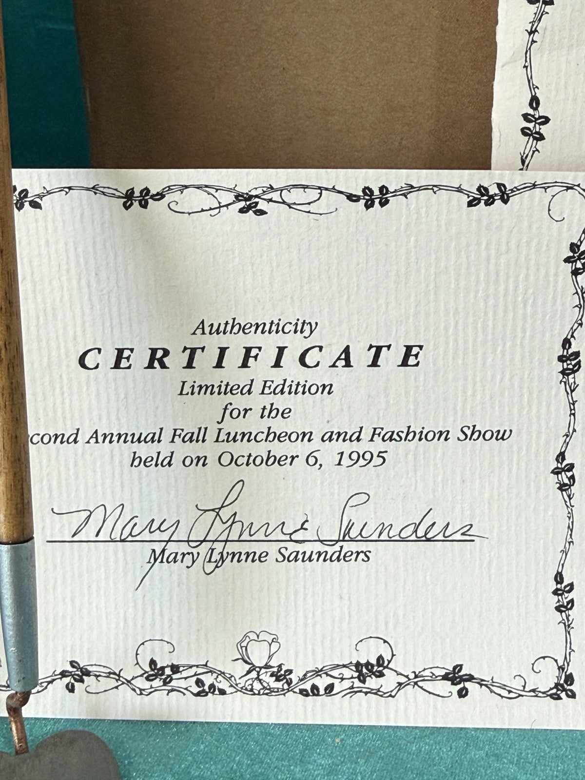 Modern Mary Hoyer Mary Lynne Vinyl Doll LE 200 Box/COA For Luncheon 1995