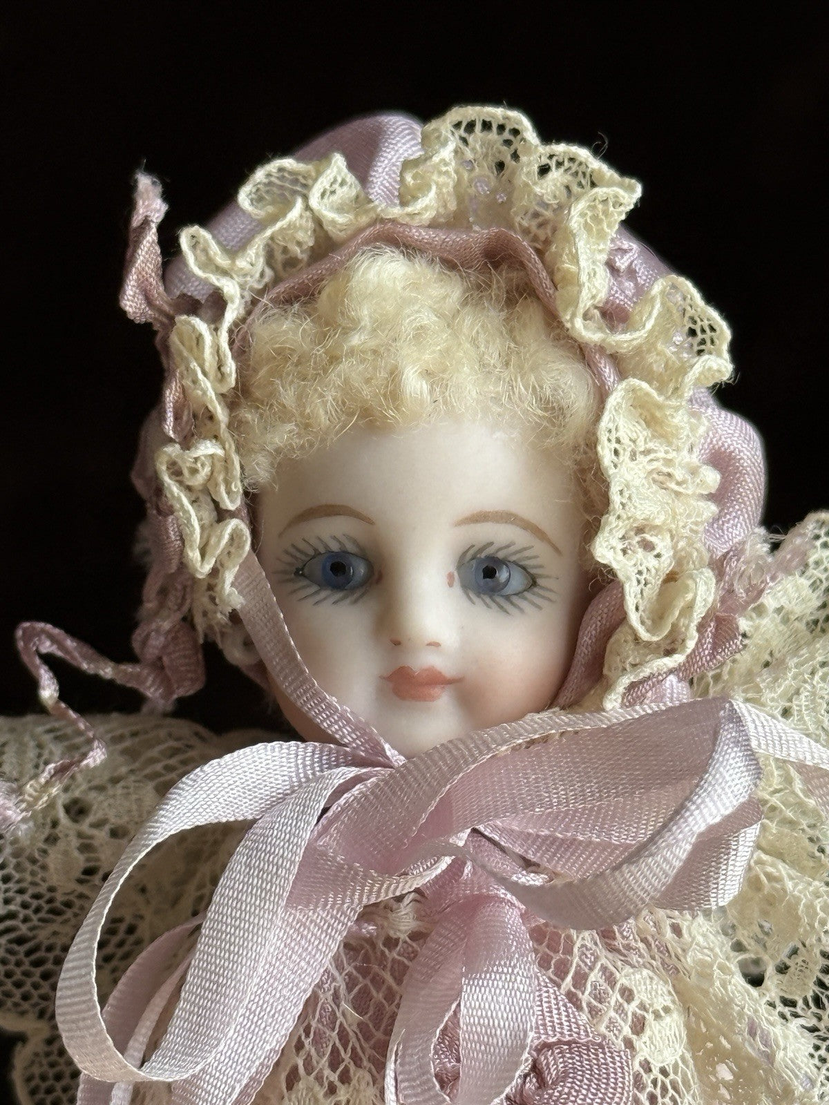 Miniature 4.25” Cathy Hansen Porcelain Lisette & Sac du Voyage UFDC French Doll
