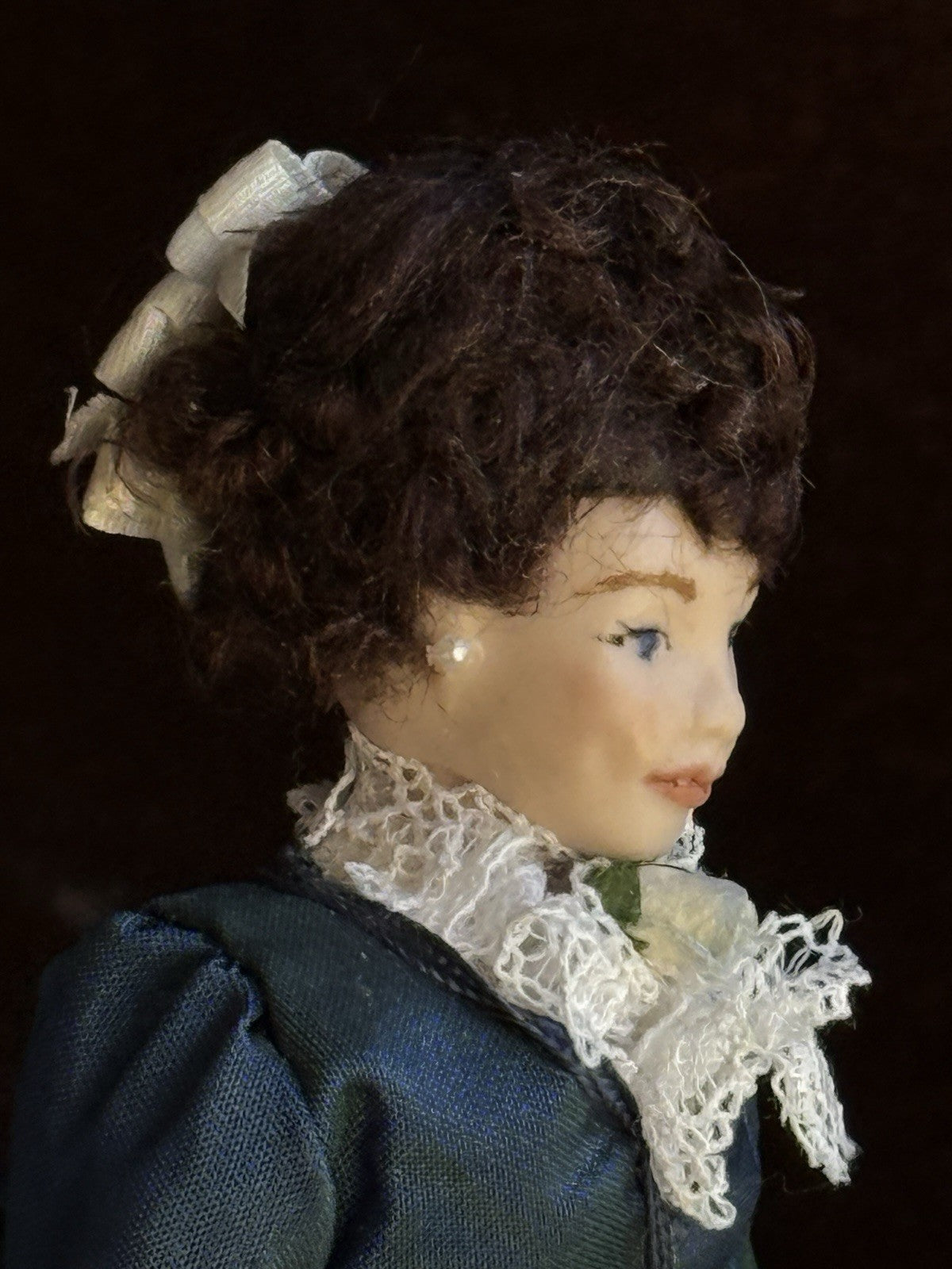 Miniature Artist Dollhouse 1:12 Lady Character Doll