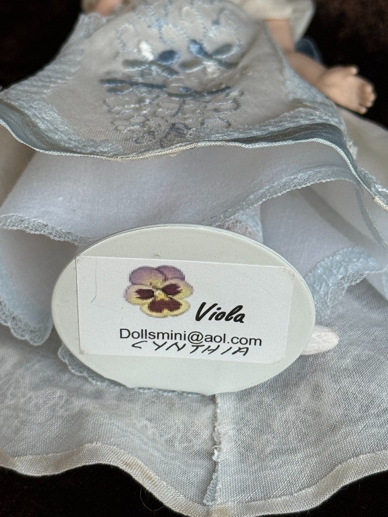 Miniature Artist Viola Williams 1:12 Victorian Young Lady Character Doll
