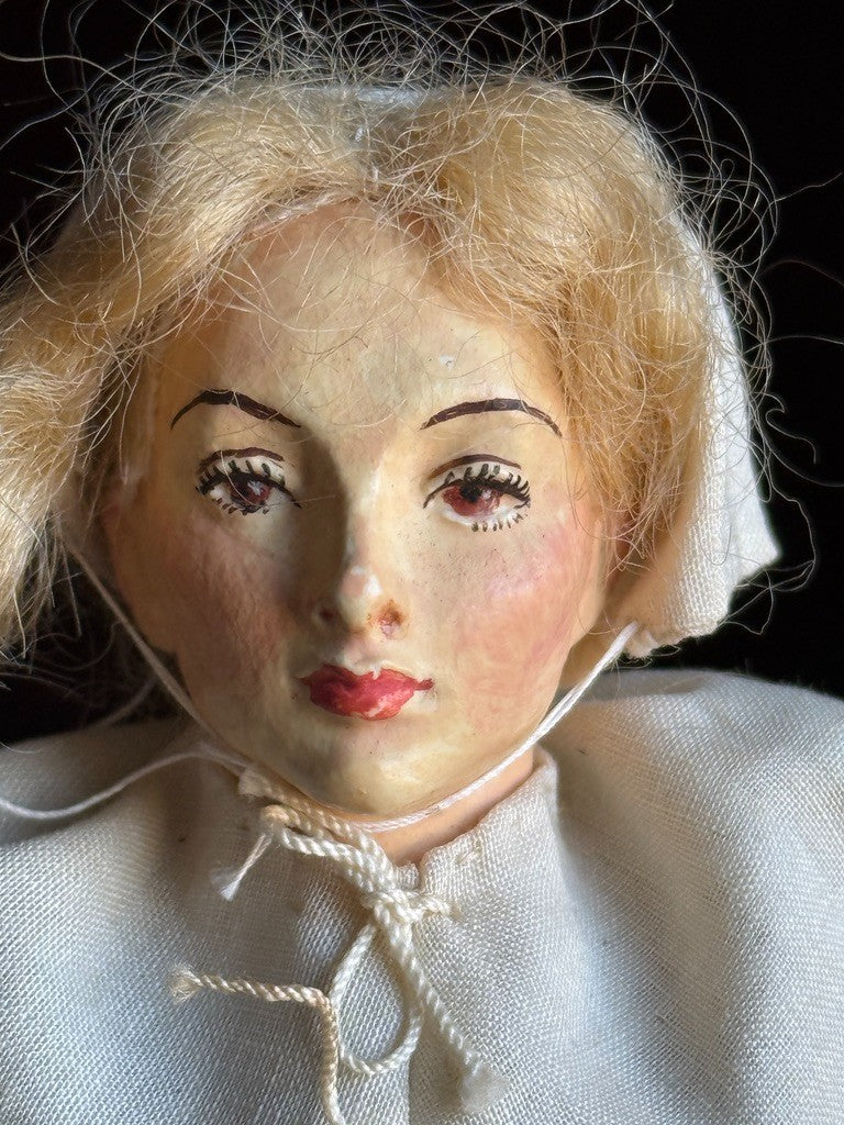 Pair of Vintage American Kimcraft Pilgrim Male and Female Dolls