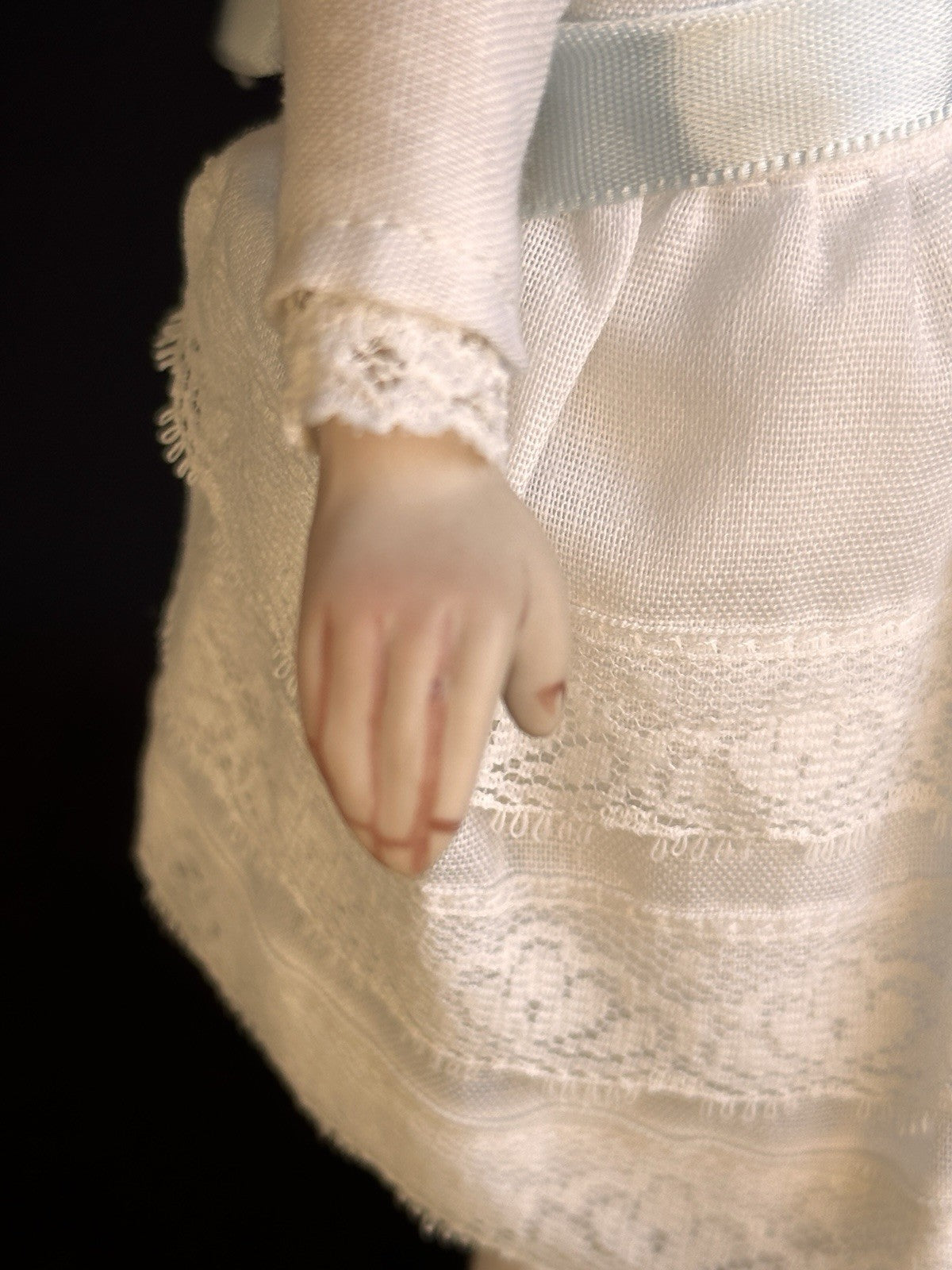 UFDC Artist Kathy Redmond 9” Porcelain Alice Doll