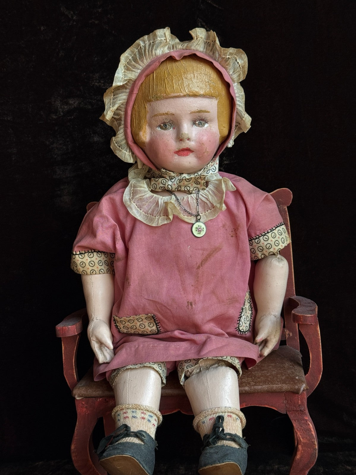 Antique American  Martha Chase Bob Hairstyle Oil Painted Stockinette Girl Doll