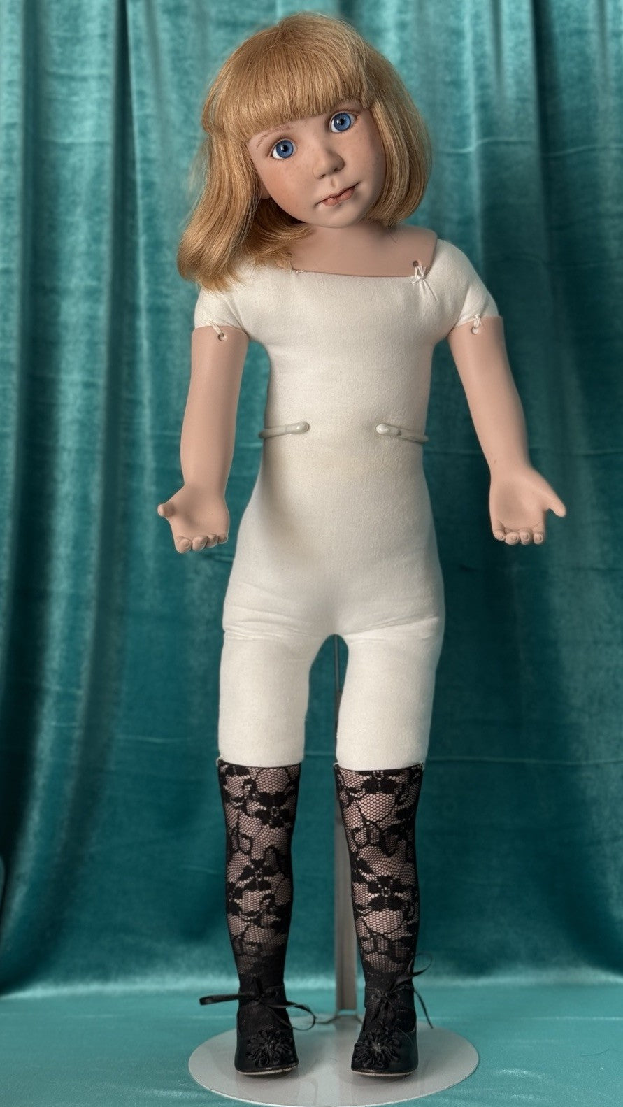 Collectible Porcelain 23” Doll Apple Annie by Julia Rueger LE 26/30
