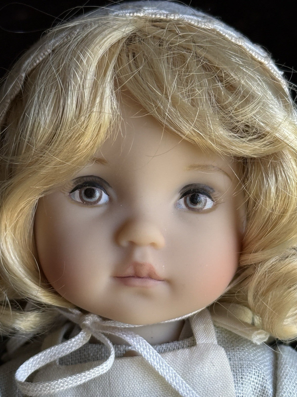 Boneka Dianna Effner Tuesday’s Child Doll “Grietje” 10.5” Vinyl 09 UFDC Doll