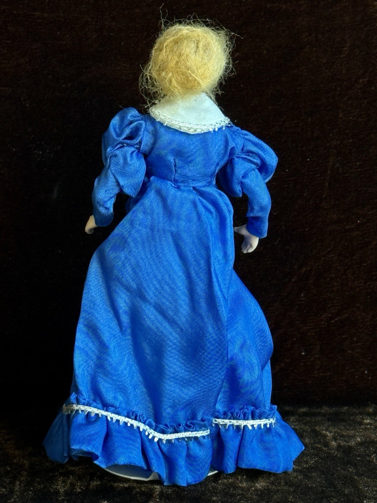 Miniature Artist Dollhouse 1:12 Lady Character Doll