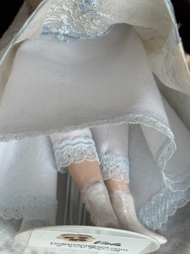 Miniature Artist Viola Williams 1:12 Victorian Young Lady Character Doll