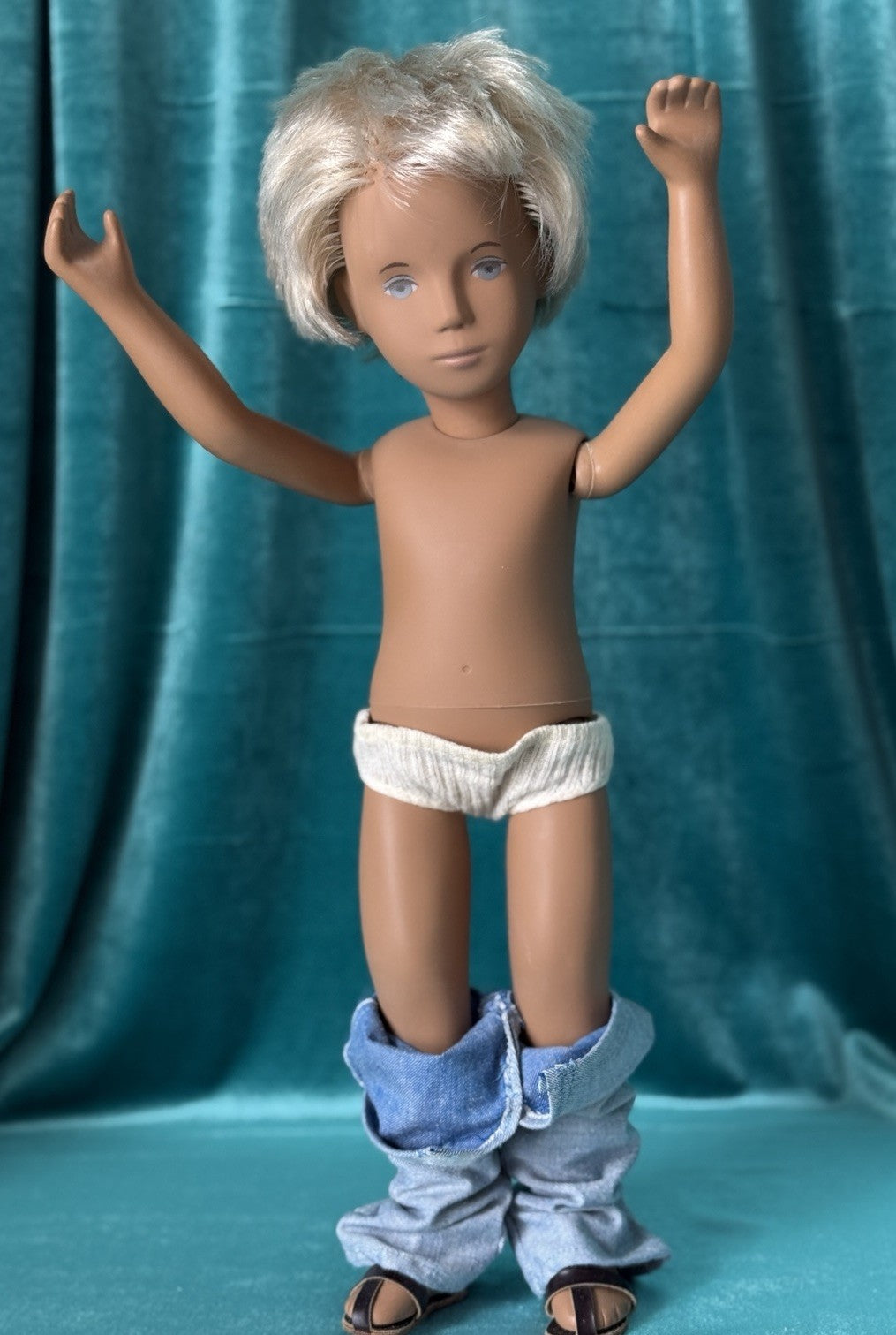 Collectible England Vinyl Sasha 302 Gregor Fair Blue Suit Boy Doll