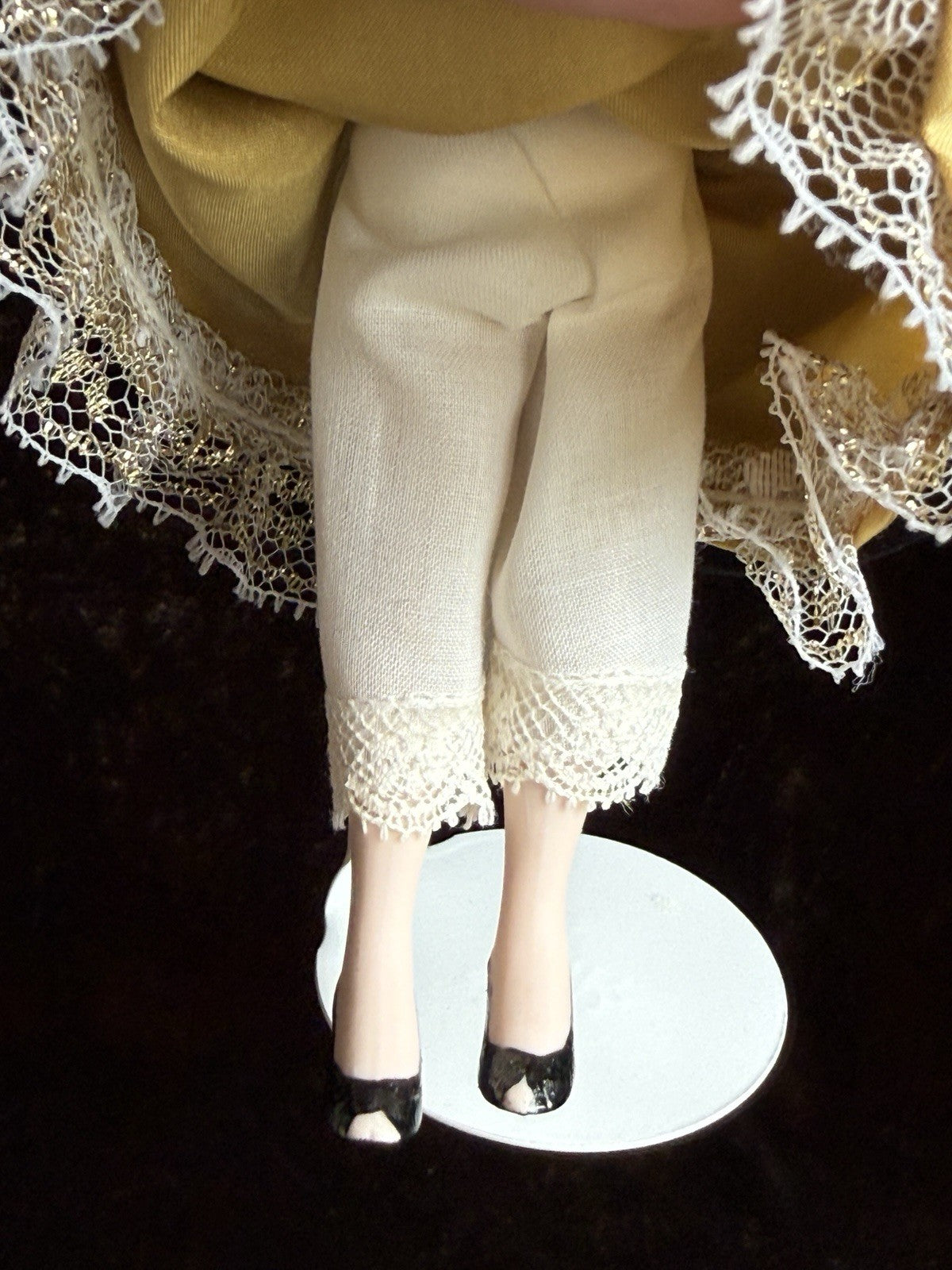 Miniature Artist Viola Williams 1:12 Victorian Lady Character Dollhouse Doll