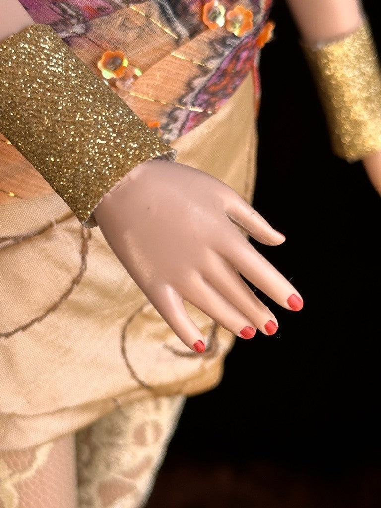 Tonner Ellowyne Wilde "Does This Make Me Look Too Happy?" Wigged Doll