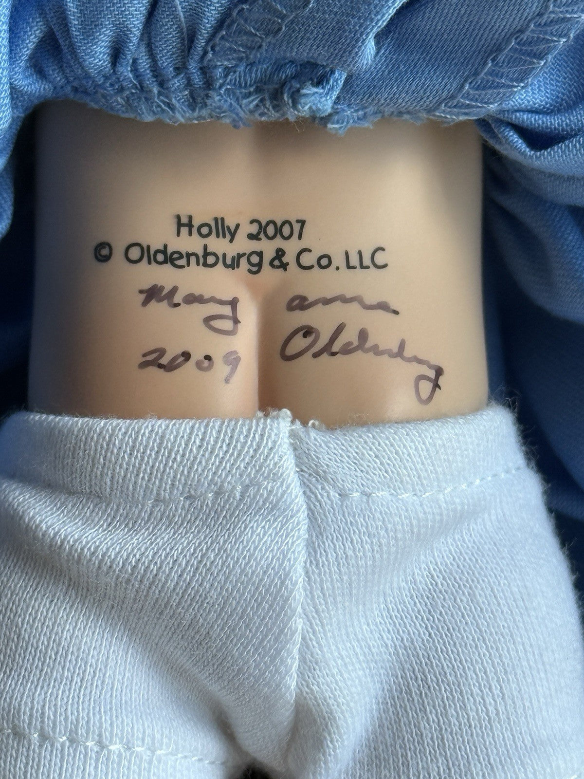 Lot of 2 Collectible 10” Mary Oldenburg Vinyl Willow and Holly Signed Dolls