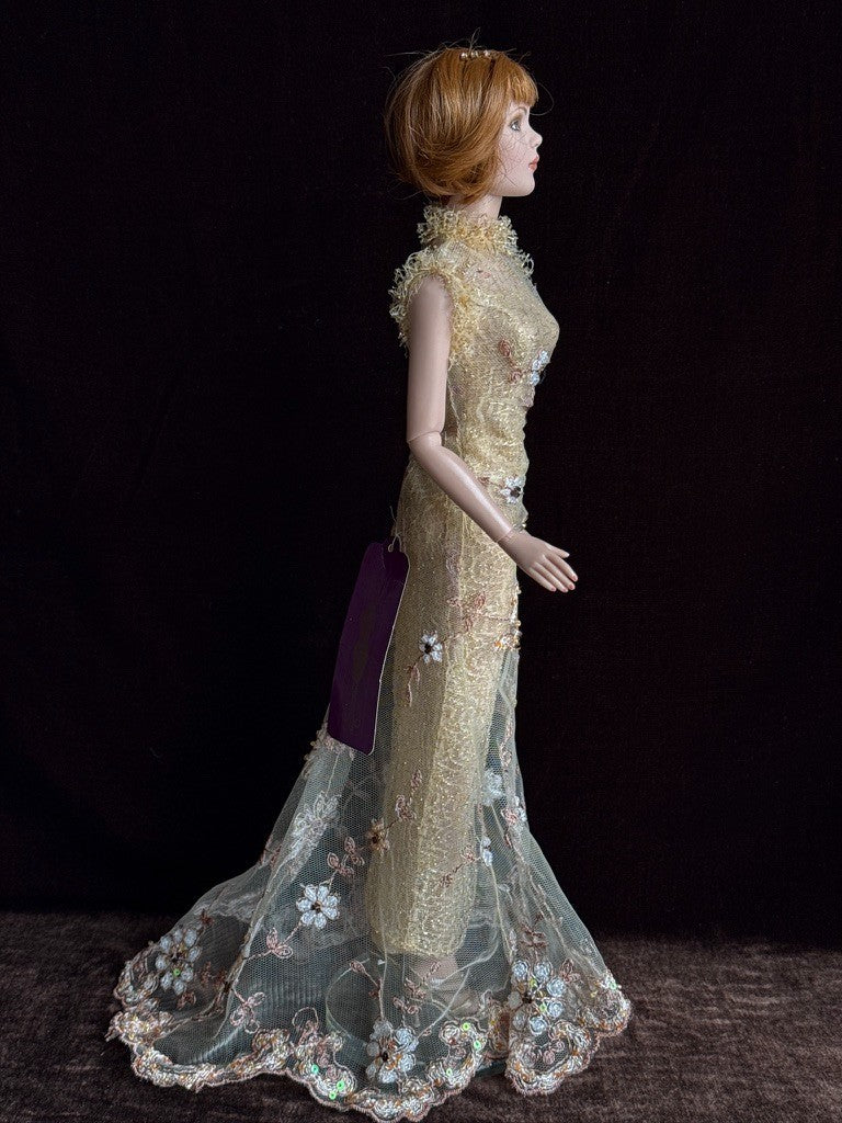 Collectible Tonner Tyler Wentworth Autumn Gold Fashion Doll