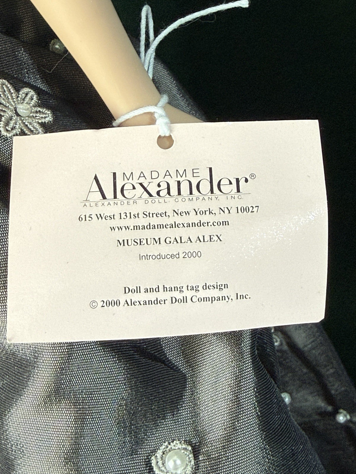 Madame Alexander Fashion Doll "Museum Gala Alex" Brunette COA/Box/Tag/Stand