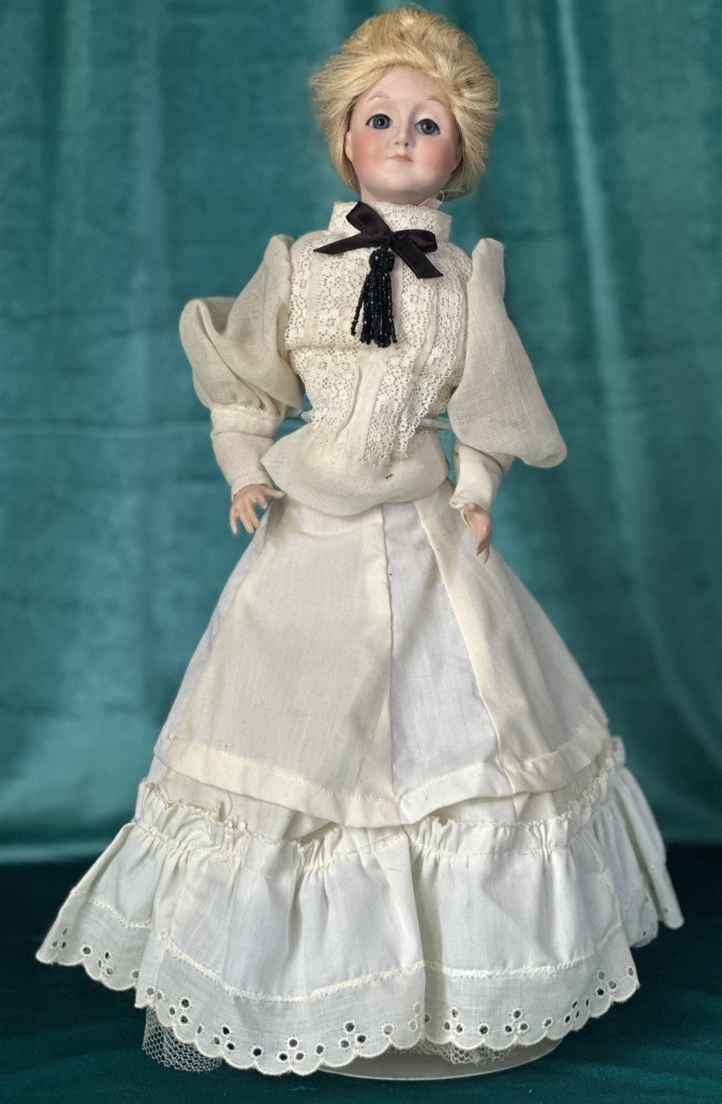 Vintage 1970’s Reproduction of Antique German Kestner Gibson Girl 15” Doll