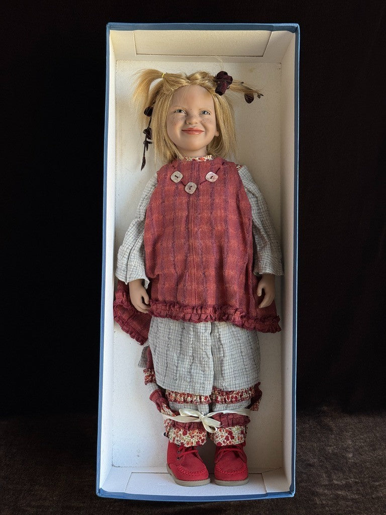 Lifelike Zwergnase 22” Vinyl Annemor Doll 2002 LE 250 with Tag and Box