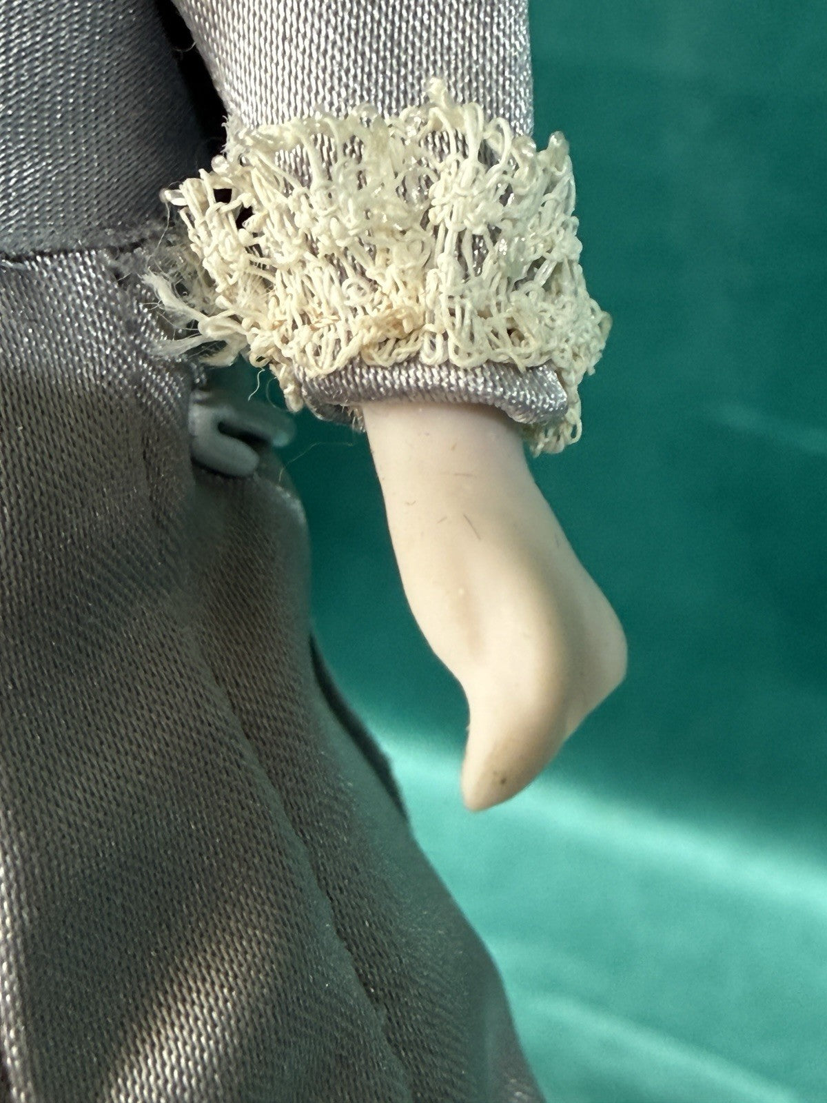 Porcelain/Cloth Reproduction Of Miniature Dollhouse 6” Lady Doll