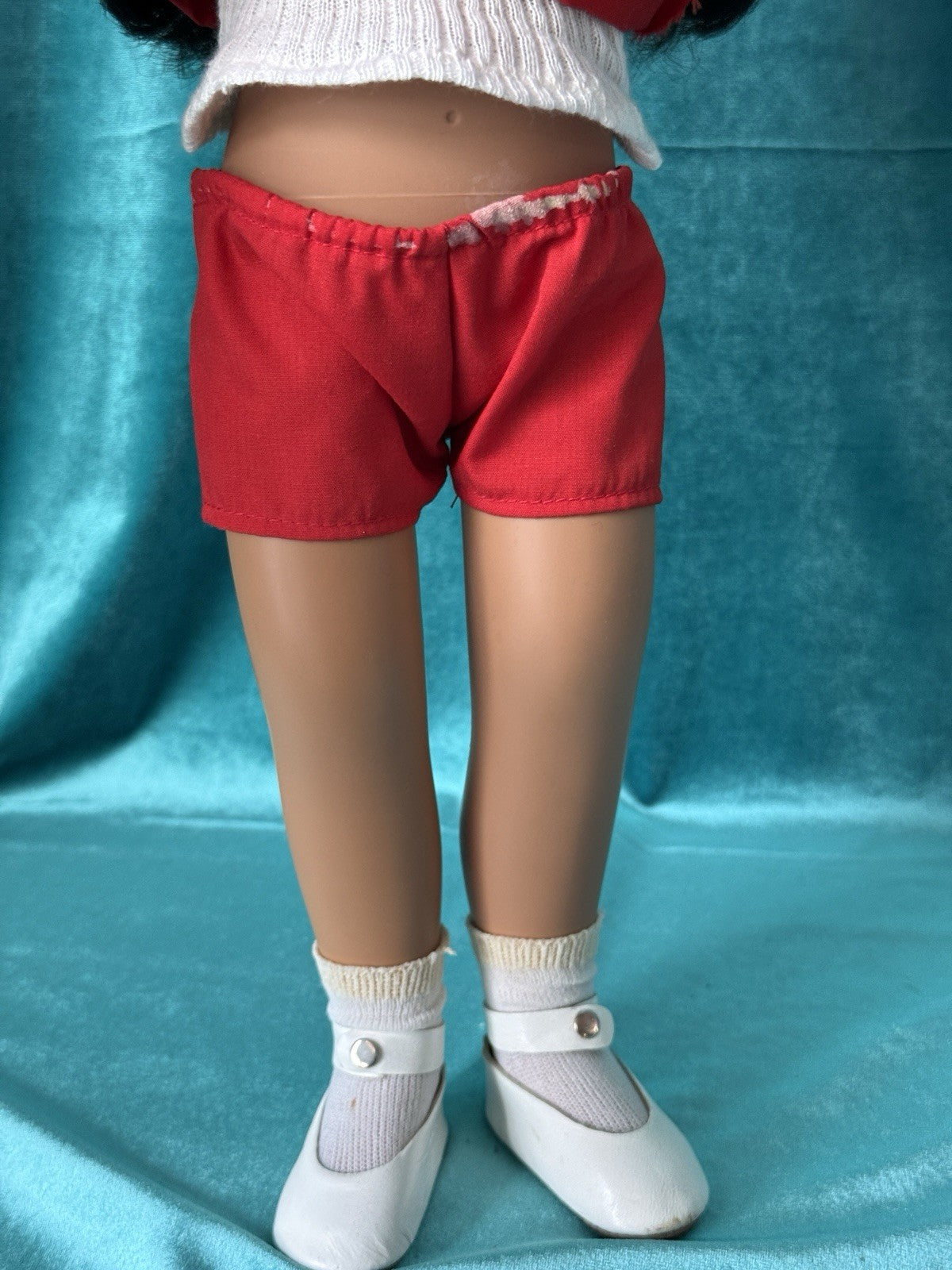 Collectible England Vinyl Sasha Brunette Red Dress 104 Girl Doll with Box