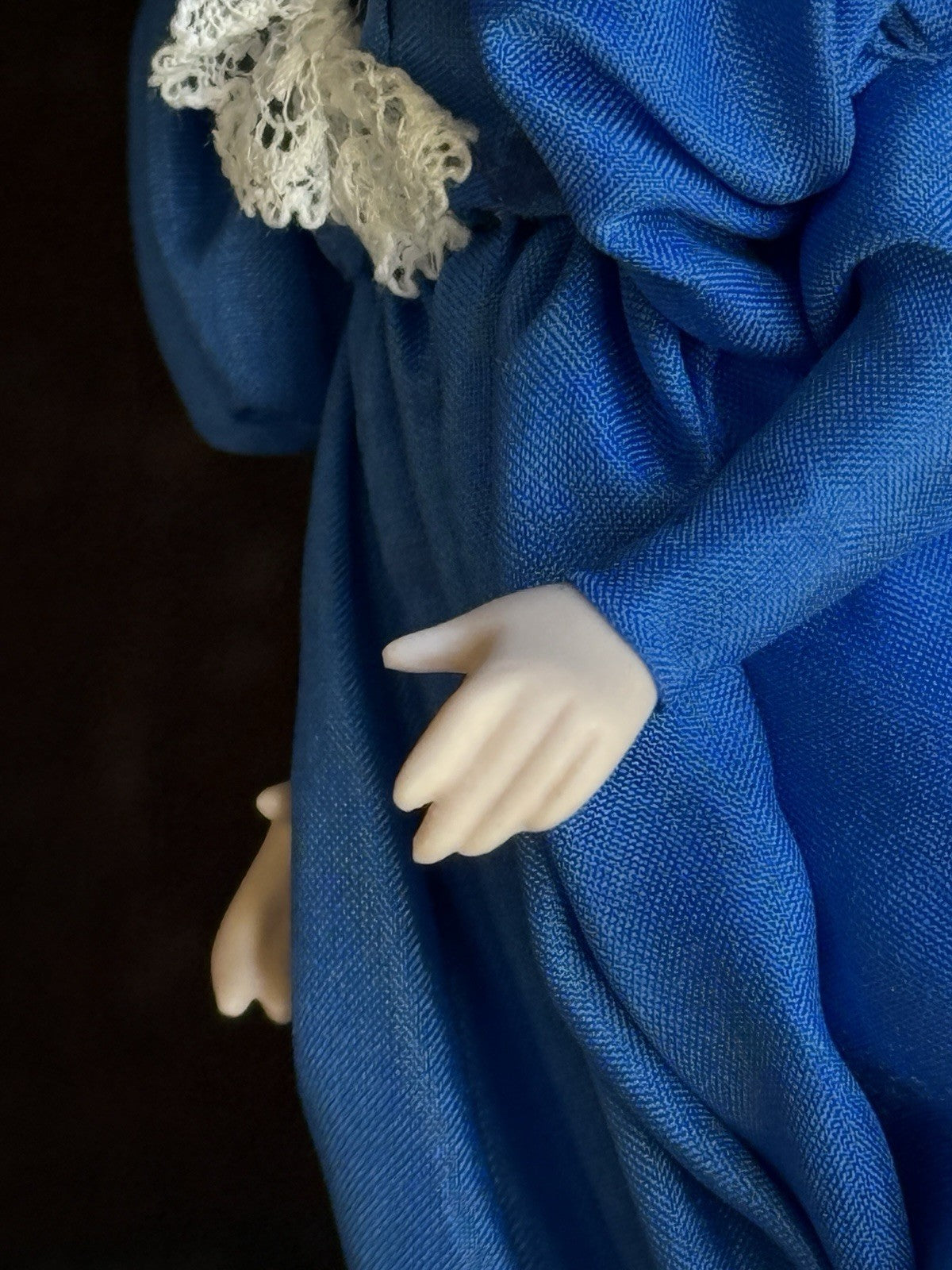 Miniature Artist Dollhouse 1:12 Lady Character Doll