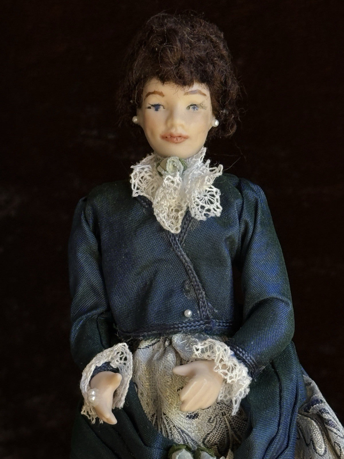 Miniature Artist Dollhouse 1:12 Lady Character Doll