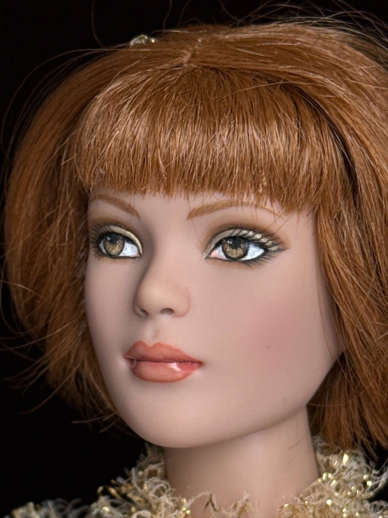 Collectible Tonner Tyler Wentworth Autumn Gold Fashion Doll