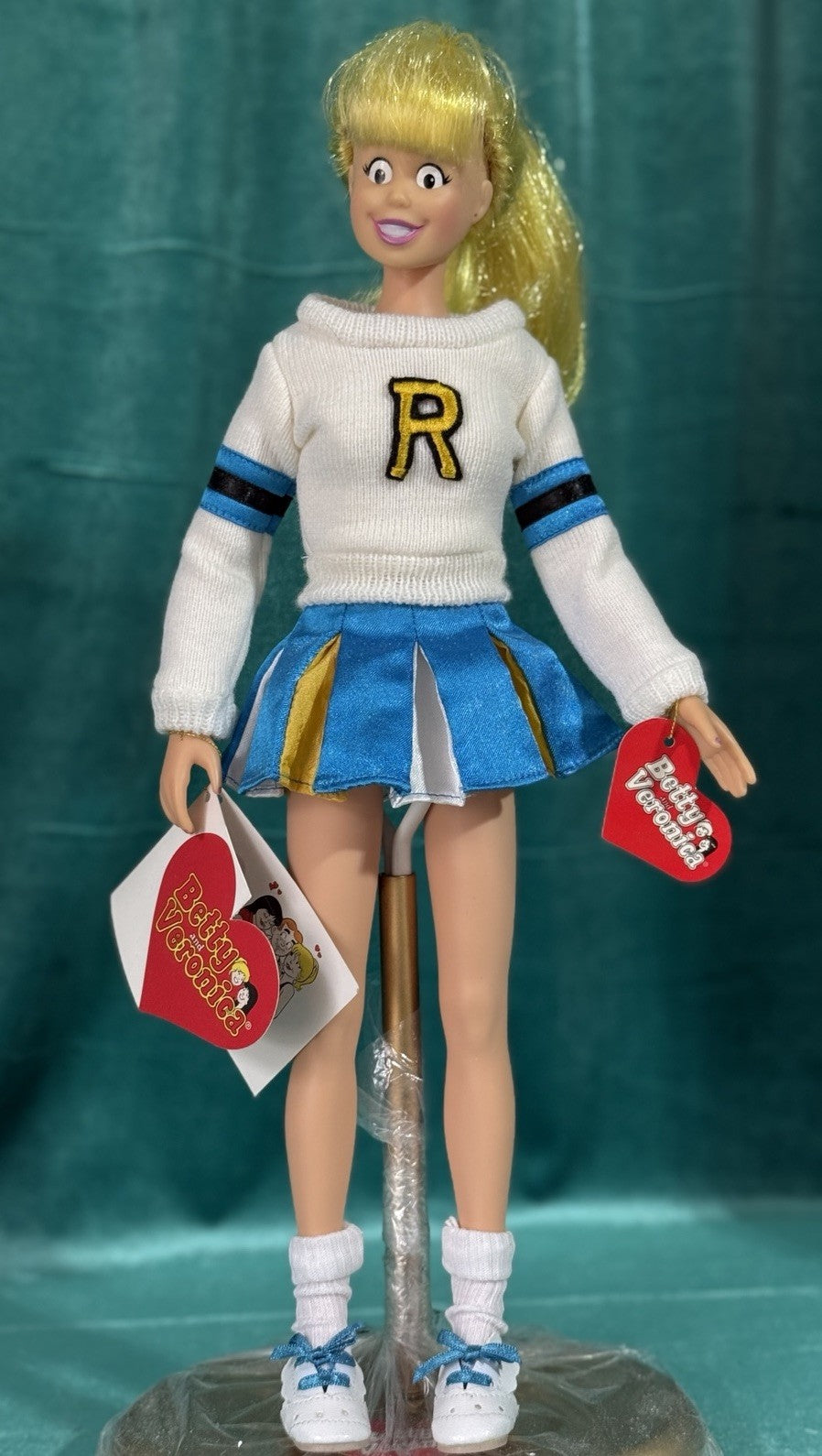 MIB Vinyl Doll “BETTY & VERONICA” Cheerleader Archie Comics Blonde DOLL