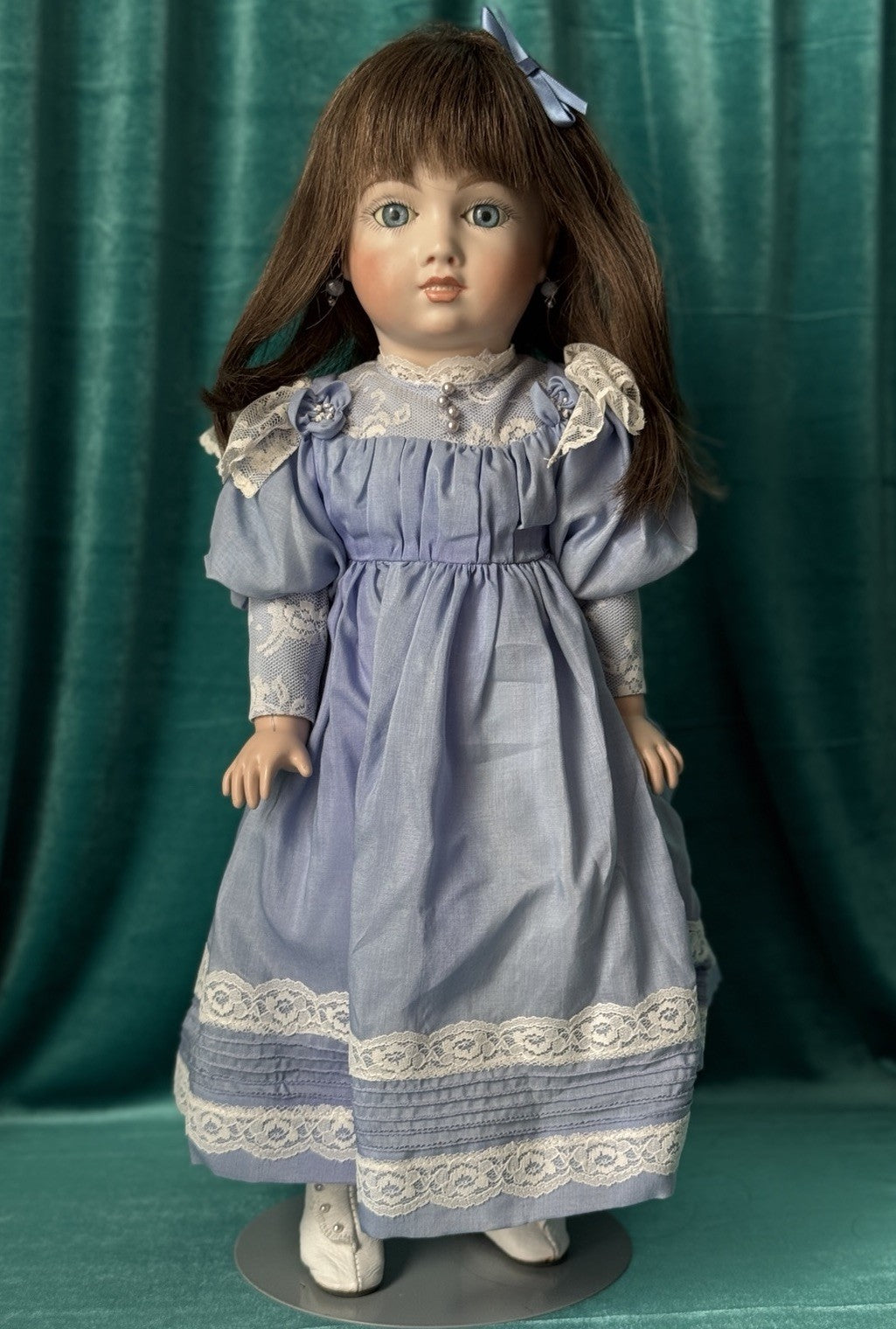 Vintage Reproduction of Antique French Andre Thuillier A.11.T. 19” Doll