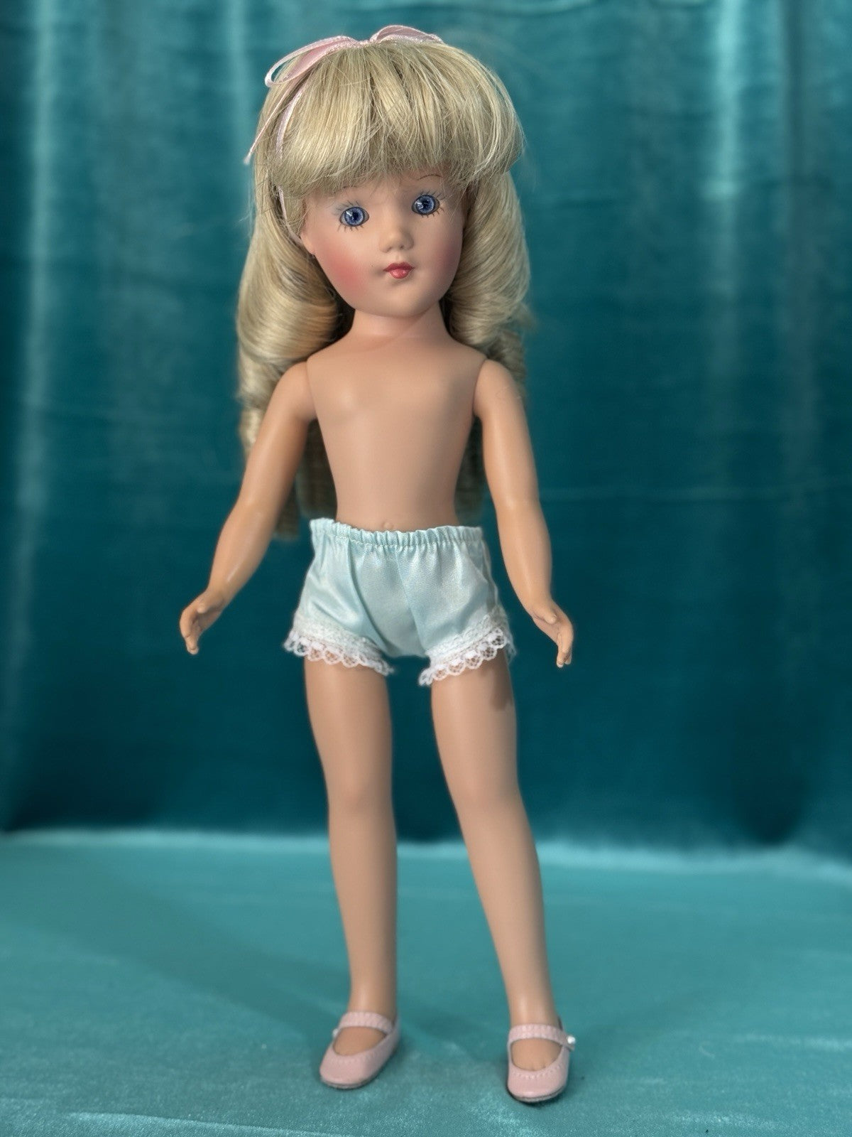Modern Mary Hoyer Mary Lynne Saunders Vinyl 13” Doll