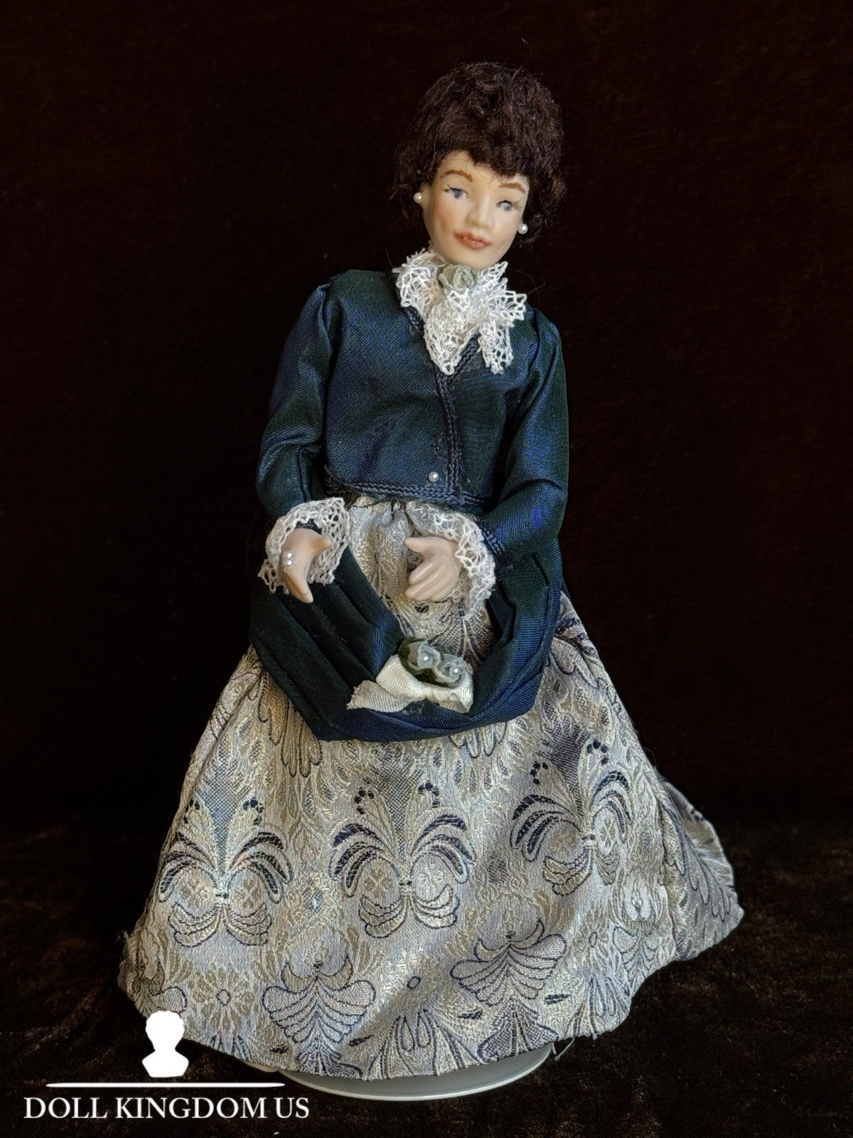 Miniature Artist Dollhouse 1:12 Lady Character Doll