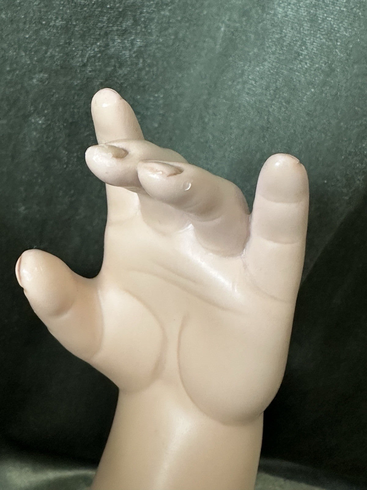 dffbcd94-583a-44dc-9c33-4e30c0beb136