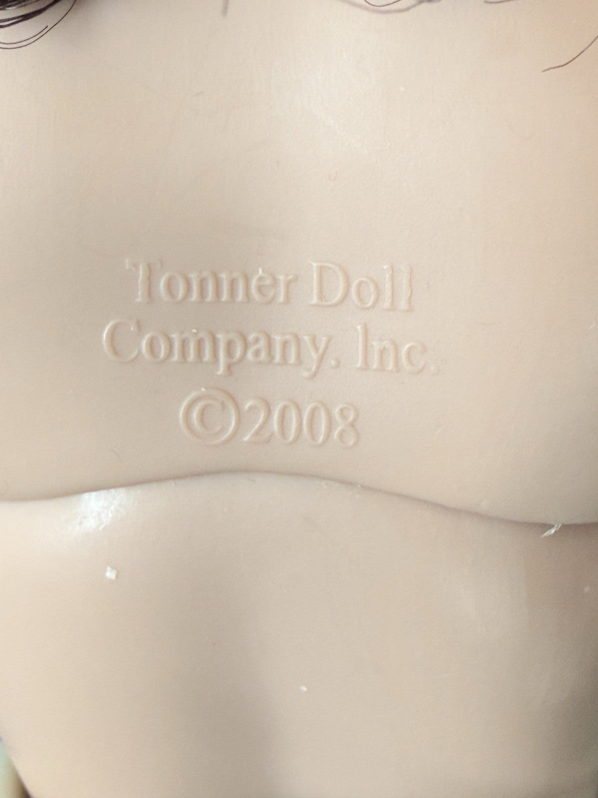 MIB Rare Tonner Deeanna  Denton Turning Heads Poolside Brunette 17” Doll