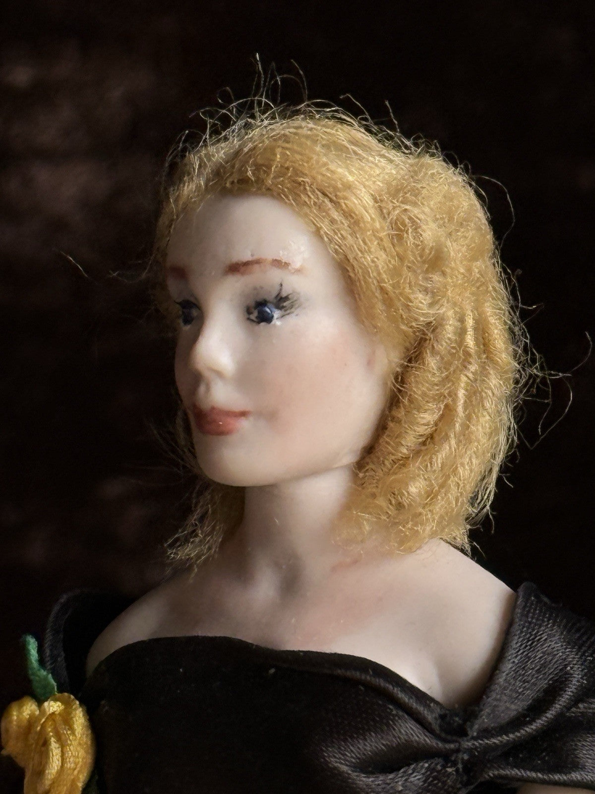 Miniature Artist Viola Williams 1:12 Victorian Lady Character Dollhouse Doll