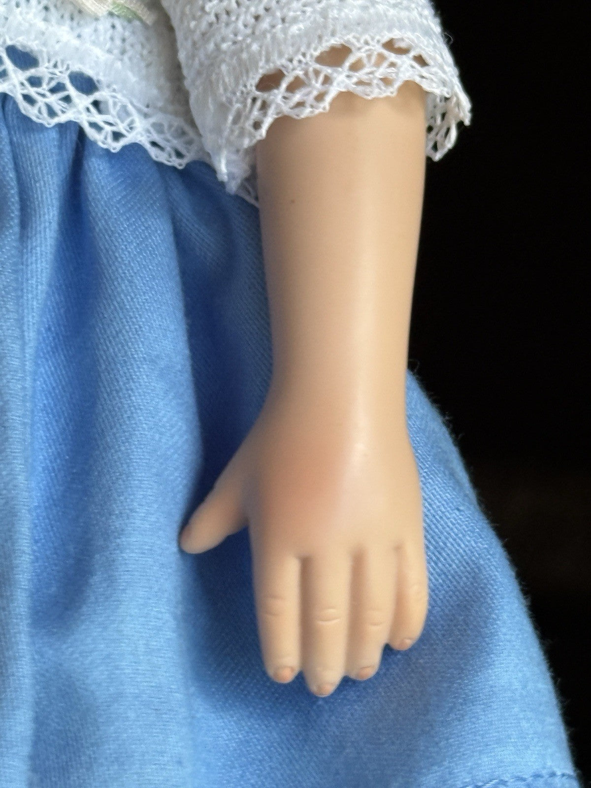 Lot of 2 Collectible 10” Mary Oldenburg Vinyl Willow and Holly Signed Dolls