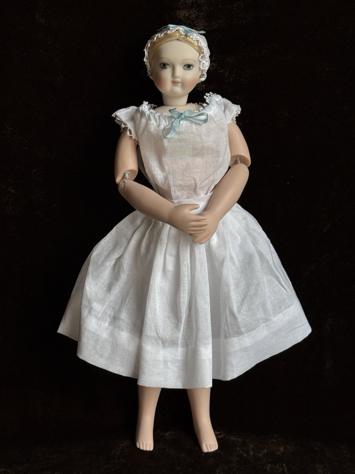 UFDCA 10” Alice Leverett Porcelain Jointed Marie Terese Fashion Doll In Box COA