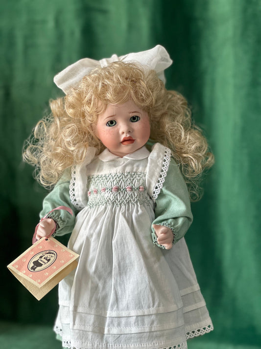 Wendy Lawton “Edith With Golden Hair ” 13” Porcelain Doll Box/Tag/COA LE 381/500