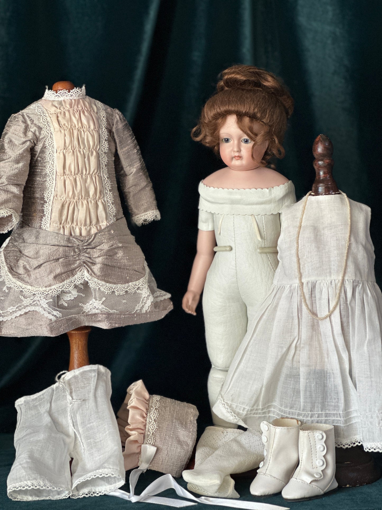 Vintage 1987 Reproduction of Antique French Huret Fashion 14” Doll