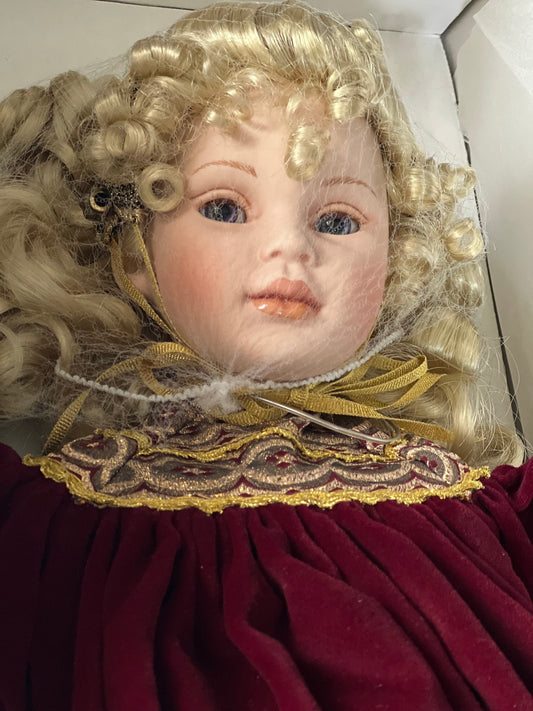 NIB Pauline Jacobsen 21”Porcelain Doll Queen Jane LE 72/950 Box/Tag/COA